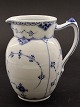 Royal 
Copenhagen blue 
fluted jug 
1/562 H. 18 cm. 
1st grade item 
no. 468664