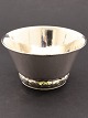 Lightly 
hammered silver 
bowl H. 8.5 cm. 
D. 15.5 cm. 
item no. 472887