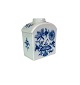 Chinese tea can 
from around the 
1840s. The item 
is in great 
antique 
condition. 
7.5 x 6 x 4 
cm.
