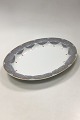 Royal 
Copenhagen 
Fairytale Grey 
Large Oval Dish 
No 377. 
Measures 40,5 
cm x 32 cm / 15 
15/16 in. ...