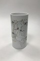 Bjorn Wiinblad 
for Rosenthal 
Cylindrical 
Vase with 
decoration with 
gold. Measures 
18 cm / 8.09 
in.