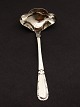 Hammered silver 
art deco sauce 
spoon 18 cm. 
item no. 482945