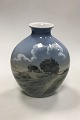 Bing & Grondahl 
Art Nouveau 
Vase no 
735/5506. 
Measures 24 cm 
/ 9.45 in.