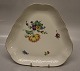 1 pcs in stock
040 Triangular 
dish 25 cm Bing 
and Grondahl 
Saxon Flower on 
Cream porcelain 
...