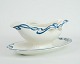 Saucer in the 
pattern blue 
olga from 
Villeroy o & 
Boch, Approx. 
1923-1935. The 
sauce jug is in 
...