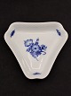 Royal 
Copenhagen blue 
flower 
triangular dish 
10/8278 1st 
grade 14.5 x 
14.5 cm. item 
no. 485607 ...