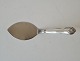 Saxon cake 
spatula in 
silver and 
steel 
Stamped: Cohr 
- 830s
Length 17.7 
cm.