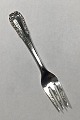 Georg Jensen 
Sterling Silver 
Viking Pastry 
Fork No. 043 
Measures 14.2 
cm (5.59 inch)