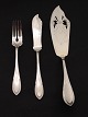 Silver fishing 
cutlery 12 
knife 12 forks 
1 serving spoon 
item no. 488391 

Stock: 1