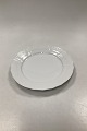 Royal 
Copenhagen 
White Josephine 
Dinner Plate 
No. 627
Measures 
25,5cm / 10 
inch