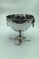 Danish Empire 
Silver 
Candybowl, 
Round bowl on 
cross shaped 
base, 
lionhead-
handles on 
sides ...