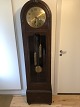 Kienzle stand 
clock in oak, 
with faceted 
glass and Art 
Deco carvings.
The watch 
worked fine at 
...