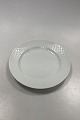 Bing and 
Grøndahl 
Elegance, White 
Large Dinner 
Plate No 25A. 
Measures 26 cm 
dia (10 15/64")