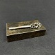 Length 6 cm.
Art deco tie 
pin in silver 
decorated with 
beads.
Hall marked 
830S and LAV 
for ...