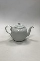 Bing and 
Grondahl 
Elegance, Hvid 
Tea Pot No 656. 
Measures 17 cm 
/ 6 11/16"