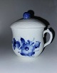 Creme kop i 
porcelæn i Blå 
Blomst fra 
Royal 
Copenhagen med 
låg. I god 
stand. Uden 
skader eller 
...