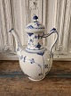 Royal 
Copenhagen Blue 
Fluted 
half-lace large 
coffee pot 
No. 520, 
Factory first
Height 28 ...