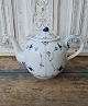 B&G Blue fluted 
teapot 
No. 238, 
Factory first
Height 16.5 
cm. Length 26 
cm.