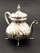 Danish silver 
teapot H. 18 
cm.  1920 item 
no. 498114