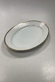 Bing & Grøndahl 
Hartmann Oval 
Dish No 16. 
Measures 35.5 
cm /13 31/32 
in. x 24 cm / 9 
29/64 in.