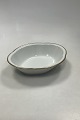Bing and 
Grondahl 
Hartmann Oval 
Bowl No. 573
Measures 24 cm 
x 19,2 cm (9.45 
inch. x 7.56 
inch.)