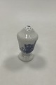 Royal 
Copenhagen Blue 
Flower Curved 
Salt Pepper 
Shaker No 1706. 

Measures 8.5cm 
/ 3.35 inch
