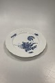 Royal 
Copenhagen Blue 
Flower Curved 
Dinner Plate 
No. 1710. 
Measures 25 cm 
/ 9.84 inch.