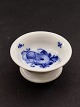 Royal 
Copenhagen Blue 
Flower salt 
celler 10/8585 
1st grade item 
no. 501436 
Stock: 1