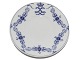 Royal 
Copenhagen Blue 
Fluted Queen 
Louise Sociaty, 
side plate.
The factory 
mark tells, 
that ...