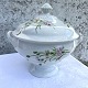 Bing & 
Grondahl, 
Antique 
porcelain with 
garden 
carnation motif 
# B&G, Soup 
tureen, 29cm 
high, ...