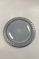 Bing and 
Grondahl/Kronjyden 
Grey Cordial 
Large Dinner 
Plate No 624.
Measures 26 cm 
/ 10,23 inch.