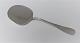 Michelsen. Ida. 
cake server, 
round. Design: 
Ole Hagen. 
Sterling (925). 
Length 20 cm.