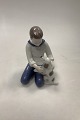 Bing and 
Grondahl 
Figurine of Boy 
Brushing His 
Dog No 2334. 
1st Quality. 12 
cm H (4 
23/32").