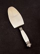 Georg Jensen 
acanthus cake 
spade 16.5 cm. 
sterling silver 
and steel item 
no. 509745