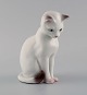 B & G / Bing & 
Grondahl - 
Sitting cat - 
number 2476.
1st. factory 
quality.
Measures: 13 
cm x ...