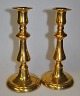 Pair of English candlesticks in brass, 19th century. Round foot with balustered stem. Height: 20 ...