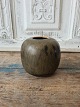 Valdemar 
Petersen for 
B&G stone ware 
vase 
No. 2725, 
Factory frist 
Height 10 cm. 
Diameter 11 cm.