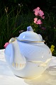Seagull Bing & 
Grondahl 
porcelain. B&G 
Seagull with 
gold. Teapot 
no. 92. Height 
15.5 cm.  6 1/8 
...