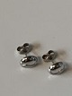 Earrings 14 
Carat White 
Gold
Stamped 585
Height 8.01 mm 
approx
The item has 
been checked by 
a ...