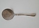 Kent serving 
spoon in silver 
and steel  
Stamped 830 
Length 20.5 
cm.