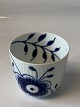 Vase 
#Megamussel 
Royal 
Copenhagen
Deck No. #150
Height 6.6 cm 
approx
Nice and well 
maintained ...