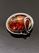 Sterling silver brooch 2.6 x 2 cm. with amber subject no. 515080