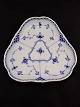 Royal 
Copenhagen blue 
fluted 
triangular 
dish. 1/515 22 
x 23 cm. 1st 
sorting subject 
no. 516160