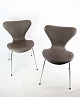 A set of 2 Seven chairs, model 3107, designed by Arne Jacobsen and manufactured by Fritz Hansen. ...