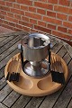 Fondue set of 
stainless steel 
on a swivel 
wooden tray 
from Digsmed 
Denmark, and 
with 2 x 6 ...