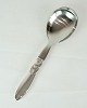 Potato spoon in 
patterned 
cactus made by 
George Jensen 
in sterling 
silver.
L:23
