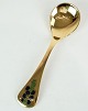 Georg Jensen 
has produced a 
number of 
annual spoons 
with different 
floral motifs 
over the years. 
...