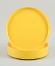 Massimo 
Vignelli for 
Heller, Italy.
A set of 4 
dinner plates 
in yellow ...