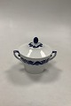 Bing and 
Grondahl Art 
Nouveau Blue 
and White Sugar 
Bowl
Measures 14cm 
/ 5.51 inch