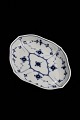 Royal 
Copenhagen Blue 
Fluted Plain 
oval dish. 
H:3,2 cm. 
22.5x17cm. 
Decoration 
number: 1/147. 
...
